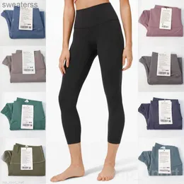 Lu Align Donna Senza Cuciture Pantaloni Corti da Yoga Pantaloni Capri a Vita Alta Abbigliamento Sportivo Elasticizzato Ragazza Pantaloni Yoga Stretti Leggings Sportivi Abbigliamento Fitness Allenamento Moda 7VDI