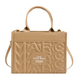 Hochwertige 2024 neue Designer Marcs europäische und amerikanische Brief-Einkaufstasche, einzelne luxuriöse Umhängetasche, große Kapazität, Umhängetasche, Damentasche