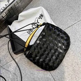 Top oryginalny Bottgs's Vents's Sardyn hurtowe torby na torby internetowe sklep internetowy przez niszowy projektant nowy europejski czarny tkany torba metalowa ręka ręka z prawdziwym logo