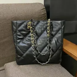 Luxury Classic Tote Bag Designer Kvinnspåse Real Leather Hardware Dual Color Stora kapacitet axelväskor