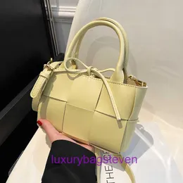 Bottgss Ventss tote Bolsa de couro genuíno de alta qualidade estilo ocidental bolsa pequena para mulheres na primavera e verão 2023 nova moda fashionabl tem logotipo real