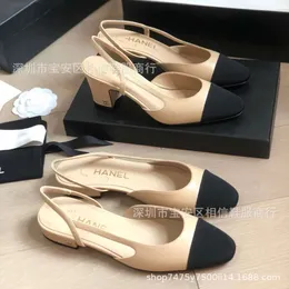 Scarpe firmate Channelity Dress Versione alta Xiaoxiang 2024 Nuova primavera e autunno Scarpe con tacco spesso Testa da donna Color Block Tacco medio Indietro Sandali Baotou vuoti Fren