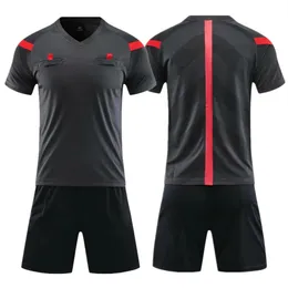 Professionell domare Soccer Jersey Set Adult Vneck Football Uniform Short Sleeve Match Judge Shirt Three Tickets Shorts 240306