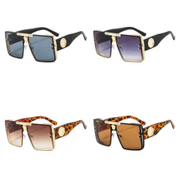 Lady Sunglasses Designers Man Classic Sun Glasses Square Frame de Soleil偏光最高品質UV400アイウェアモダンファッションHG107 H4