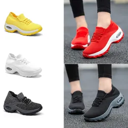 Vår sommar ny överdimensionerade kvinnors skor Nya sportskor Kvinnor Flying Woven Gai Socks Shoes Rocking Shoes Casual Shoes 35-41 149