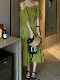 Платье Зеленое платье с открытыми плечами во французском стиле, женское летнее платье 2023 года, Новое непринужденное длинное платье премиум-класса с открытыми плечами, летнее винтажное платье