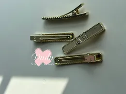 Partygeschenk 6,5 x 1 cm Haarspangen, klassische Strasssteine, Buchstaben, Mode, goldfarbene Haarspangen-Kollektion – 2C, Rückseite gestempelt, mit Papierkarten