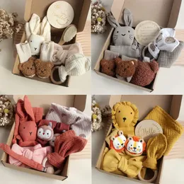 Soft Cotton Gauze Baby Towels Stuffed Rabbit Baby Cuddle Security TowelSocksHair Brush Face Towel for born Shower Gift Box 240307