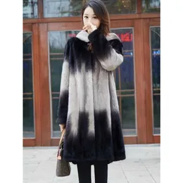 2023年のHainingの新しいMink Fur Clothing、中年の高齢者の母親、女性のミンクのためのフェイクレザーコート、ミディアムおよびロングスタイル983250