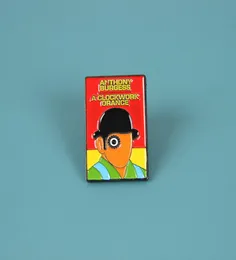 Una carta dei tarocchi arancione a orologeria Spilla in smalto cartone animato Spilla Zaino Cappello Borsa Collare Spille da bavero Distintivi Accessori per gioielli di moda3188593