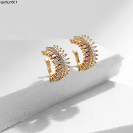 Lekkie luksusowe kolczyki geometryczne Pióro Pióro inkrustowane z cyrkonem miedzianym platowanym 18K Real Gold Designer {kategoria}