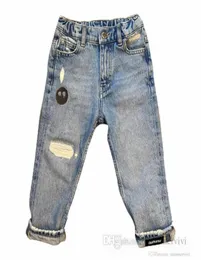 Summer Boys Hole Cartoon Jeans Girls Letter Tryckt Wash Water Denim Pants Designer Kids Kläder Barn Mjuka Cowboy Shorts Q6675613162