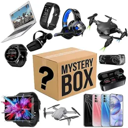 2024 Digitala elektroniska produkter Lucky Bag Mystery Boxes Toys Gift Det finns en chans att öppna: leksaker, kameror, gamepads, hörlurar, smart klocka, spelkonsol mer present