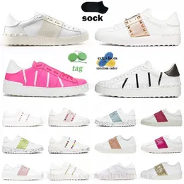 Nu casual skor designer mens kvinnor grossist kvalitet varumärke casual skor platt skor klassisk mode nitade sneakers läder svart vit rosa platformlägenheter