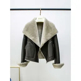 Agnello integrato per donna corto inverno 2023 nuovo cappotto di pelliccia Haining con un elegante colletto con risvolto 385560