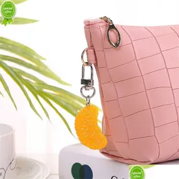 Autoschlüssel Neue Nette 3D Simation Orange Schlüsselbund PVC Obst Schlüsselanhänger Für Frauen Mädchen Kopfhörer Fall Anhänger Tasche Ornamente DIY Geschenk Accesso Dhxok