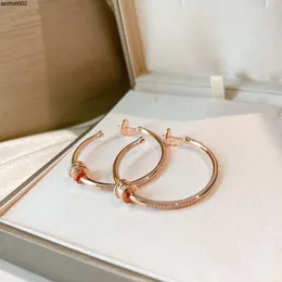 Luxury Brand Designer Hoop Earrings Top V Gold Plated Round Spring Charm Big Circle Loop for Women Jewelry Party Gift Wedding Engagement med Box 1228