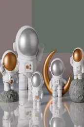 Nordic Resin Creative Astronaut Sculpture Figurine Store Craft Desk Home Decoration Accessories Modern Birthday Gift Cartoon Y01072660098