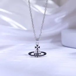 Viviennes Westwoods Product Saturn Necklace Womens Drop Pendantシンプルなファッショナブルな色の鎖骨チェーン