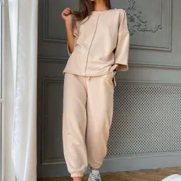 Capris Tracksuit Women 2 قطعة مجموعات ملابس مريحة الرياضة السراويل الركض مجموعة التتبع بدلة 2021 الملابس الصيفية الأكمام القصيرة دعاوى جديدة