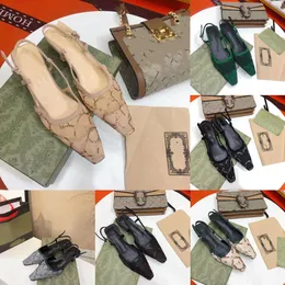 2024 Lüks Kadınlar Slingback Tasarımcı Sandalet Pompası Aria Slingback Ayakkabıları Kristaller Köpüklü Motif Arka Toka Kapatma Boyutu ile Siyah Ağda Sunulur 34-42