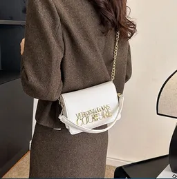 Сумка подмышки, новинка 2024 года, маленькая и популярная французская женская сумка высокого класса, модная женская универсальная сумка через плечо с цепочкой, 2 стиля