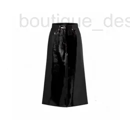 Saias Designer Vestidos casuais básicos Saias curtas para mulheres Vestido de couro preto jacquard com fenda de cintura alta que envolve seus quadris é uma boa maneira de combinar com a cintura