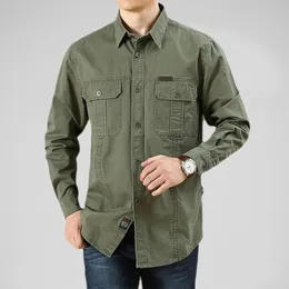 100 Baumwolle Herrenhemd Einfarbig MultiPocket Hochwertige Cargo-Hemden Mode Outdoor Casual Langarm für Männer 240306