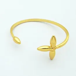 Designer smycken kvinnor gyllene armband blomma manschett rostfritt stål armband silver rosguld handband korrekt logotyp stämpel tryckt 2114