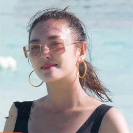 2024 Luxusdesigner von Luxusdesigner neuer Männer- und Frauen -Sonnenbrille vor Zhang Yuqi Net Red Ins Gleiche Persönlichkeit Big Fashion Metal