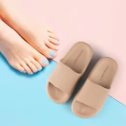 Kissen-Hausschuhe für Damen und Herren, dicke Sohle, Hausrutschen, Badezimmer-Sandalen für drinnen und draußen