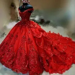 Funkelnde rote Quinceanera-Kleider, schulterfrei, bauschiger Stufenrock, süßes 16-Kleid, Pailletten-Applikationen, Perlen, 15-jähriges Kleid von os290t