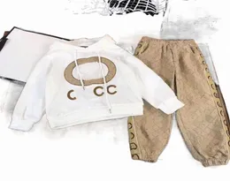 2022 Sälj barn hoodie set pojkar och flickor tröja mode klassisk stil 212 år ny vinter villus sport kostym baby spädbarn sh7286890