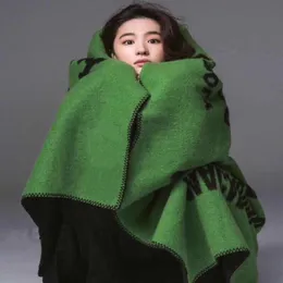Designer Letter Cashmere Blanket Crochet Soft Wool Shawl Portable Warm Plaid Sofa Travel Fleece Knitted Throw Cape Blankets 2 Colo305j