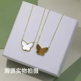 V Necklace Seiko version sterling silver butterfly necklace plated with 18k gold tiger eye stone collarbone chain light and luxurious design with a sense of luxury