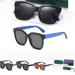 Mulheres Mens Verão Sunglass Abelha Padrão Moda Cor Combinando com Letras de Metal Óculos de Sol 1 Conjunto Pacote 5 Estilos Opcional285d