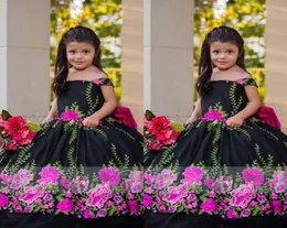 2022 Vintage Mexican Girls Pageant Dresses Floral Applique Off Shoulder Laceup Satin Flower Girl Dress For Wedding Quinceanera Mi7739783