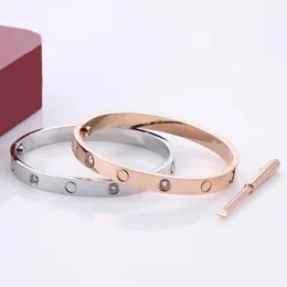 Menwomen Designer Bangle Love Screwnriver Armband Classic C Design Titanium Steel Jewelry Colorfast Hypoallergenic276p