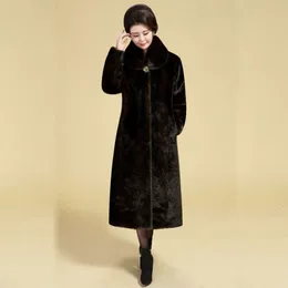 Abbigliamento invernale da donna anziana di mezza età, nuova pelliccia di visone imitazione e cappotto di erba, vestito grasso della mamma, cappotto lungo con spessore extra 951782