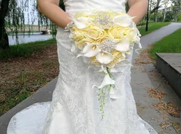 Şelale Düğün Çiçekleri Sarı Gül Calla zambakları Gelin Buketleri Yapay İnciler Kristal Düğün Buketleri Buket de Mariage R1197252