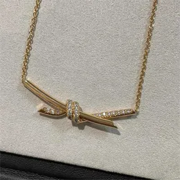 Tasarımcı Marka Handi Yüksek kaliteli mücevherler Tiffays Düğüm Serisi Elmas Gül Altın Kolye Düz Yedek Düz