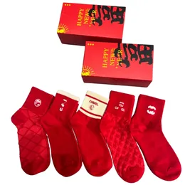 Mens 24SS Socks Womens Luxury Cotton Sock Classic Designer Letter Stocking Bekväma 5 par tillsammans Populära trend