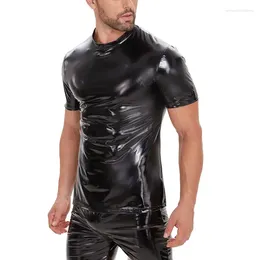 Herr t shirts mode pvc shinny wet look faux läder 5xl t-shirts kort ärm tee fast svart rött muskelfest klubbkläder toppar skjorta