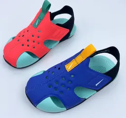 2024 Scarpe per bambini designer ragazze e ragazzi sandali da spiaggia, scarpe casual estive in velcro per bambini e adolescenti, pantofole anti slip toe di protezione