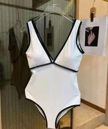 Tasarımcı Bikini Mayo Yüzme Simeyleri Sim Seksi Mayolar Bayanlar Backless Split Mektup Çok Havalı Çok Havalı Multo Bolors Yaz Saati Plaj Mayoları Rüzgar Mayo S/XL Q1