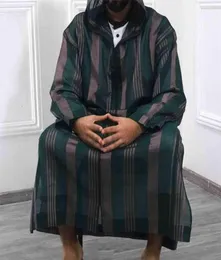 男性Jubba Thobe Abaya Muslim Fashion Striped Hooded Robes Dubai Arabic Kaftan Islamic Clothing Qamis Arab Turk Gownブラウスドレス