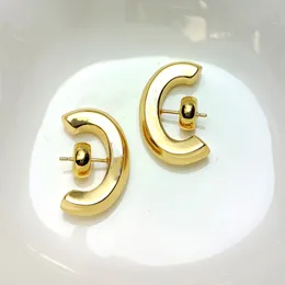 Francuska niszowa litera minimalistyczna Kolczyki C-pierścień dla kobiet lekkie luksusowe przemysł ciężki półkolisowy wysokiej klasy biżuteria