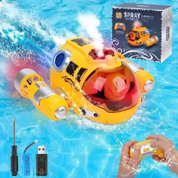 2.4G RC Spray Boat High Speed ​​Power Waterproof Swimming Bath Games Electric RC Spraying Motorboat Water Toys For Kids Gifts 240307