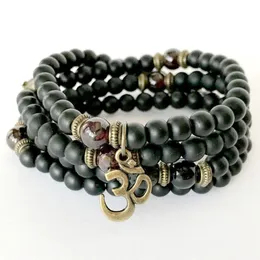 MG1354 6 mm matowy czarny onyx 108 Mala Bransoletka Buddha Om Charm Garnet Naszyjnik Mala Naszyjnik Kobiet Duchowa biżuteria 256e