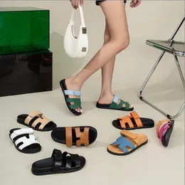 Брендовые черные замшевые тапочки для женщин и мужчин, мягкие сандалии для пар, нескользящие повседневные модные летние новые пляжные туфли для отдыха